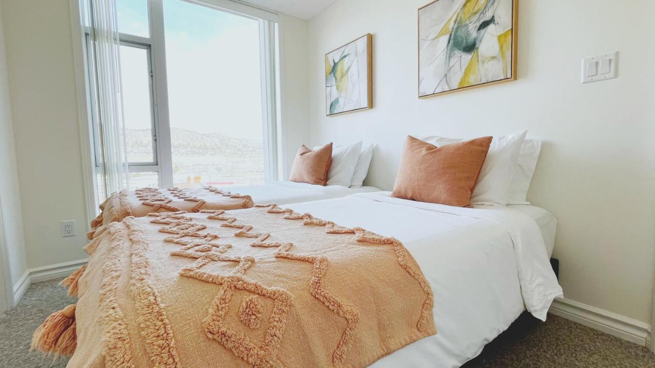 Downtown Waterfront Kelowna Oasis Newly Renovated 2Bed 2Bath Apartment Екстериор снимка