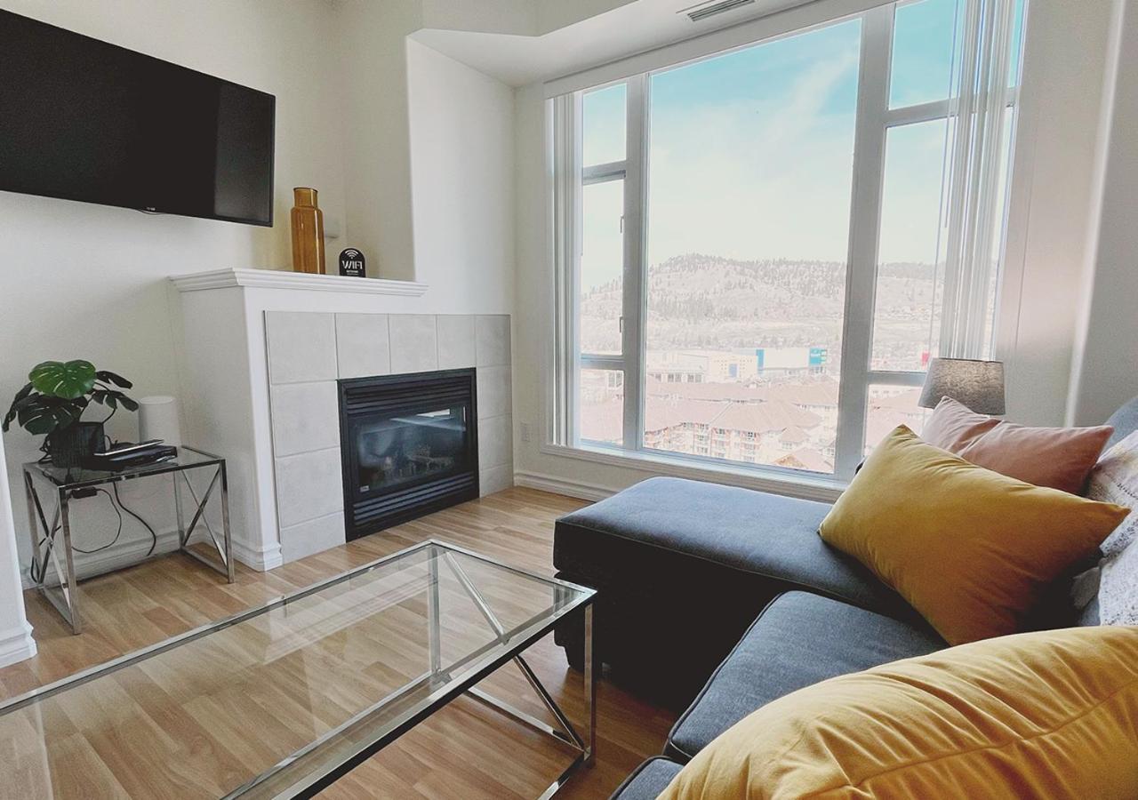 Downtown Waterfront Kelowna Oasis Newly Renovated 2Bed 2Bath Apartment Екстериор снимка