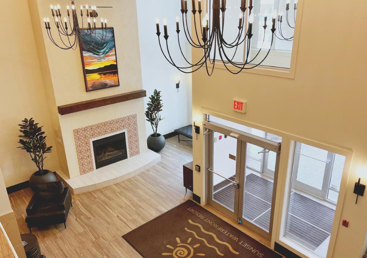 Downtown Waterfront Kelowna Oasis Newly Renovated 2Bed 2Bath Apartment Екстериор снимка