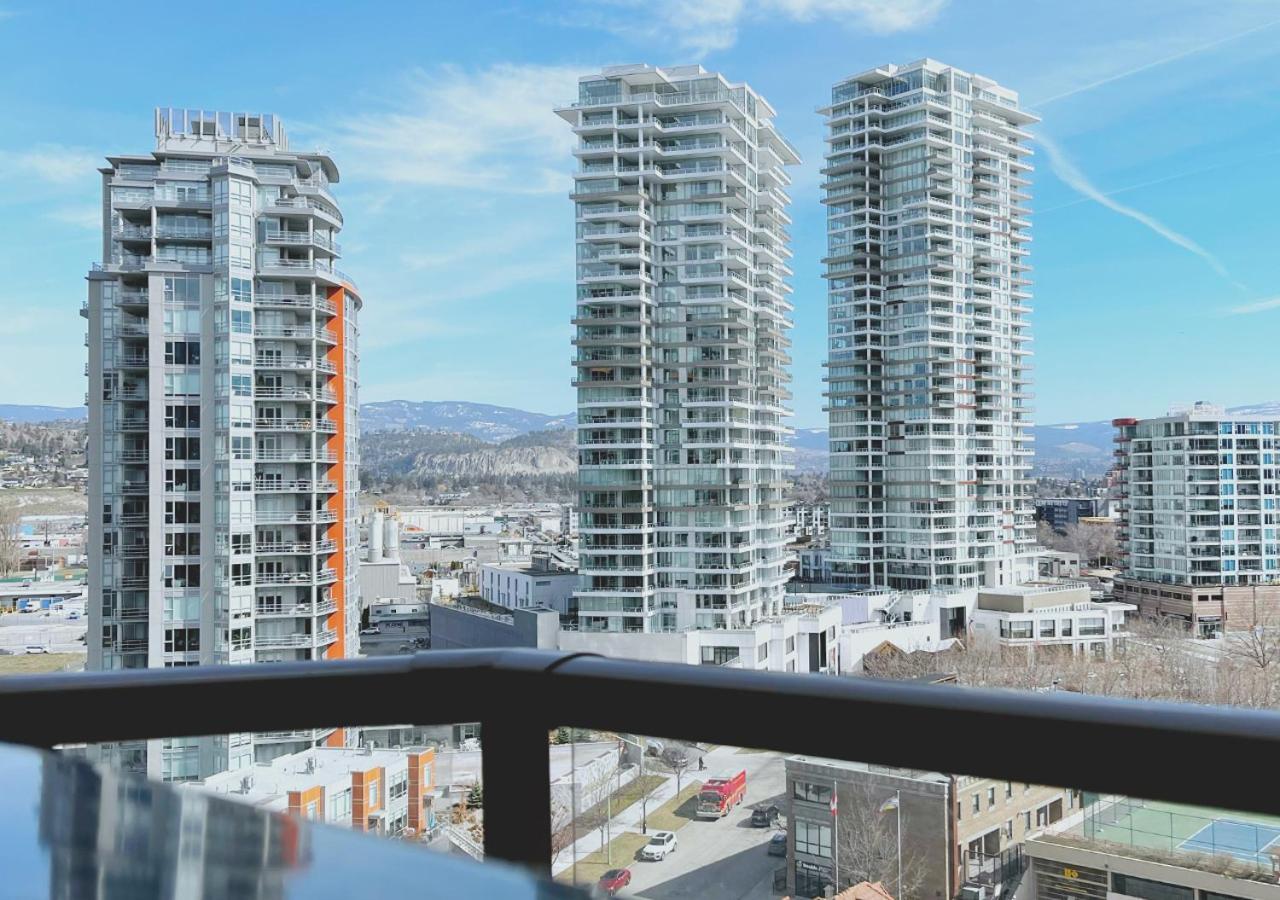 Downtown Waterfront Kelowna Oasis Newly Renovated 2Bed 2Bath Apartment Екстериор снимка