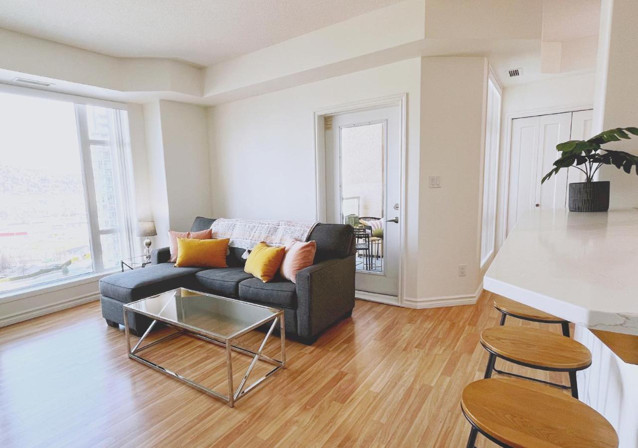 Downtown Waterfront Kelowna Oasis Newly Renovated 2Bed 2Bath Apartment Екстериор снимка