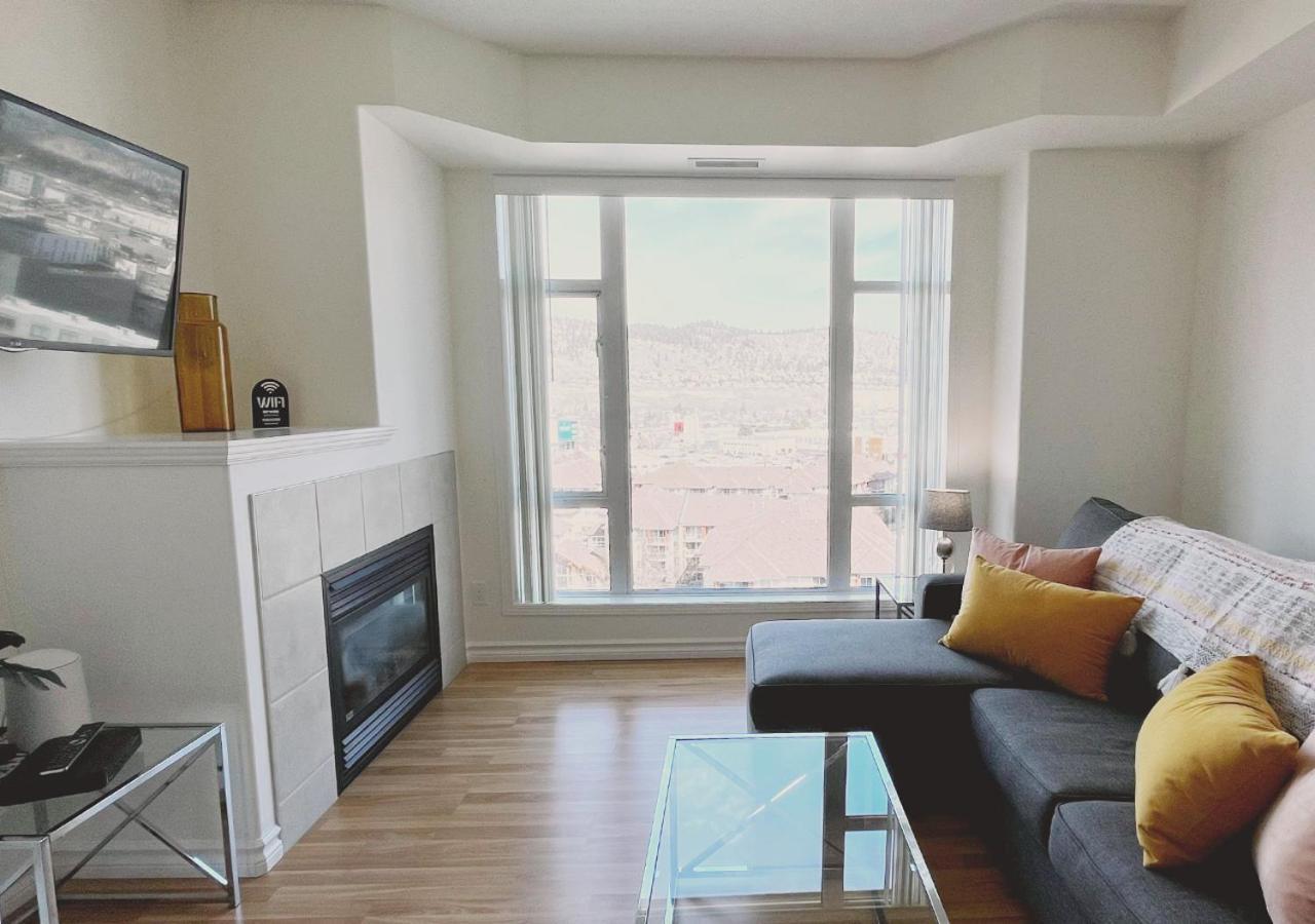 Downtown Waterfront Kelowna Oasis Newly Renovated 2Bed 2Bath Apartment Екстериор снимка